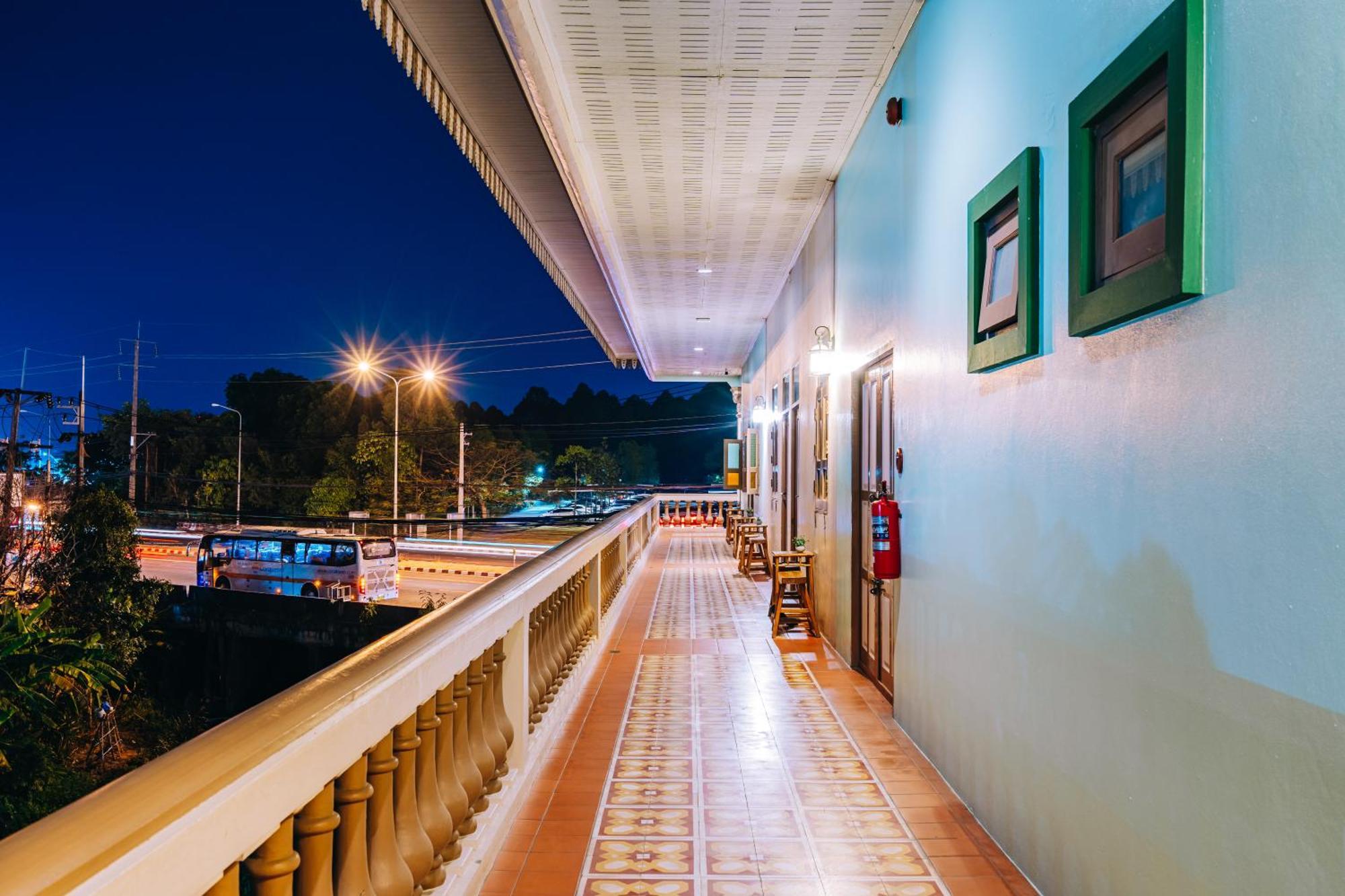O'Nya Phuket Hotel Exterior photo