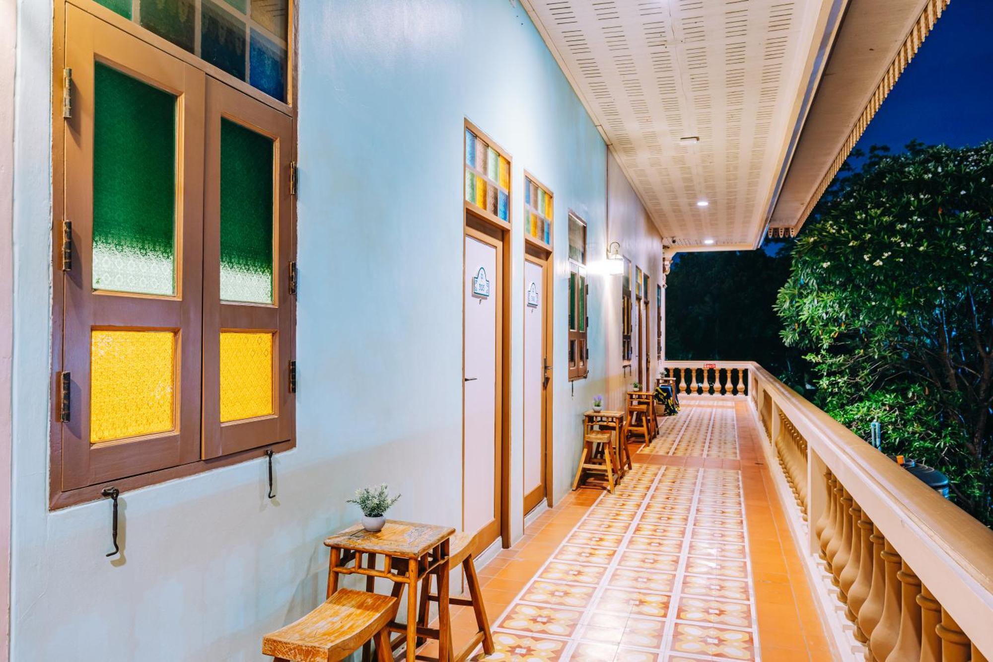 O'Nya Phuket Hotel Exterior photo