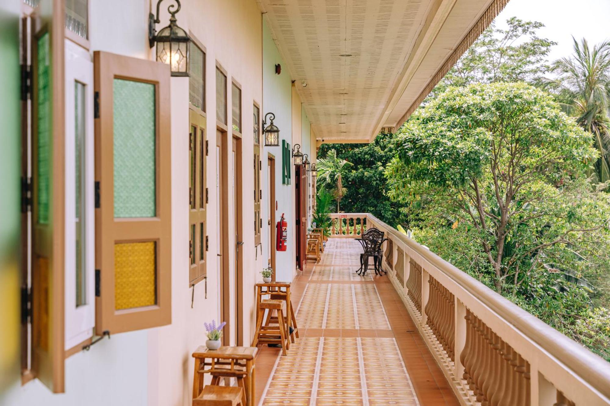 O'Nya Phuket Hotel Exterior photo