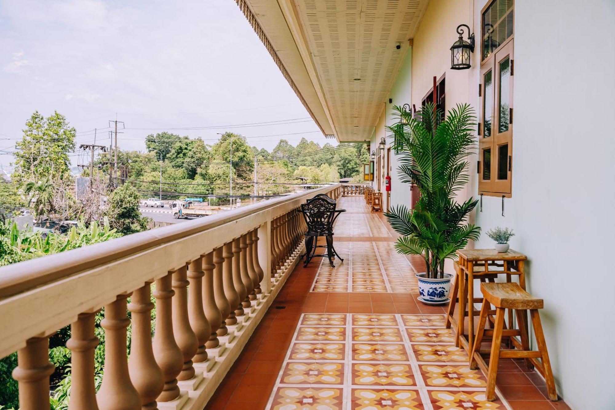 O'Nya Phuket Hotel Exterior photo