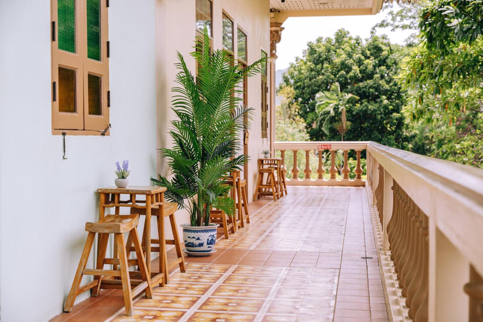 O'Nya Phuket Hotel Exterior photo