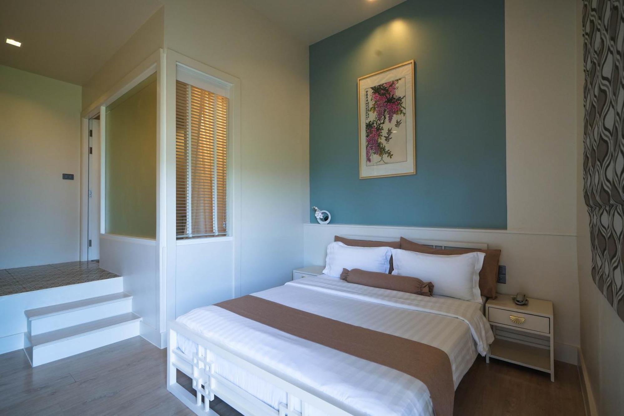 O'Nya Phuket Hotel Exterior photo