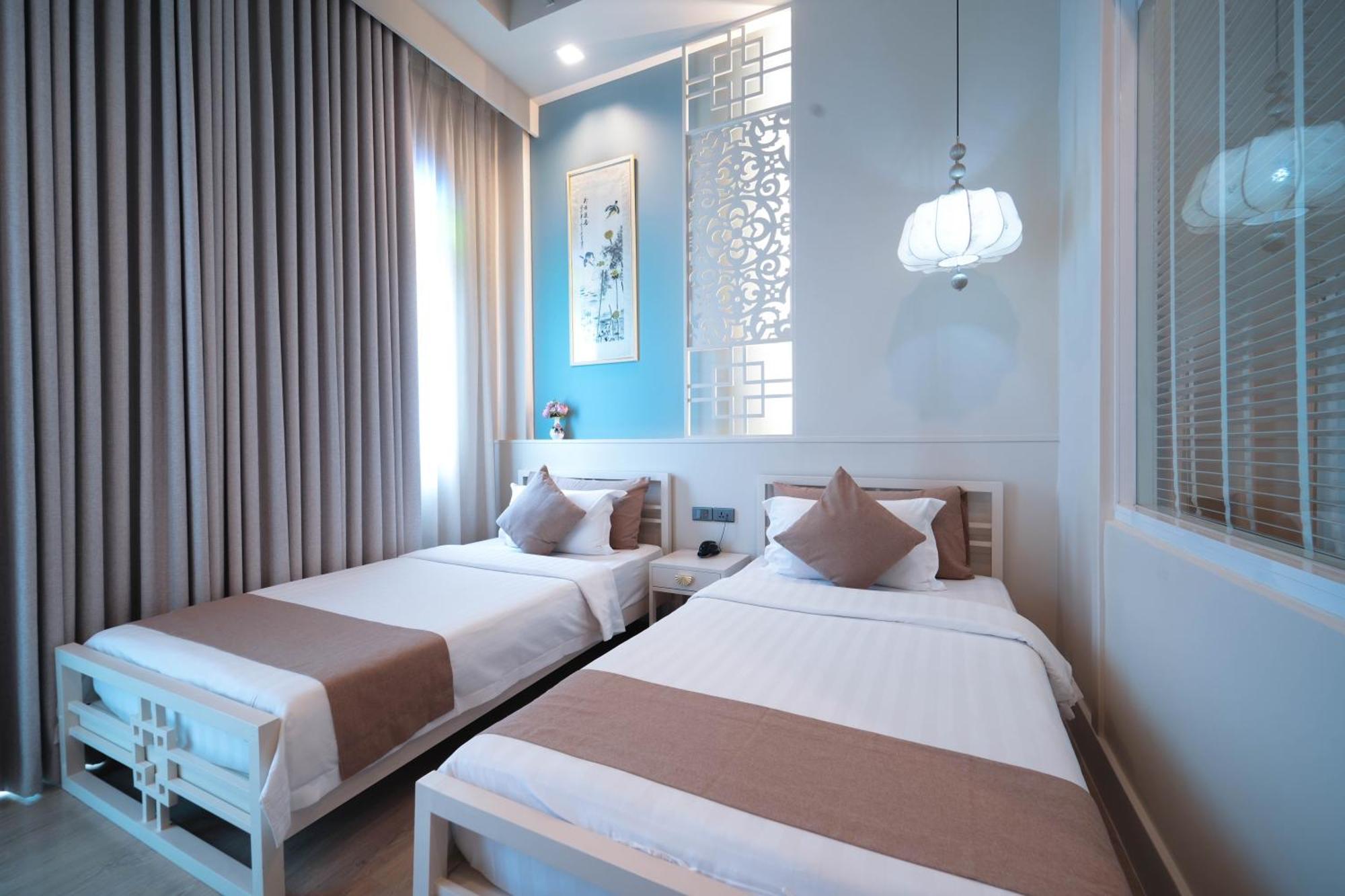 O'Nya Phuket Hotel Exterior photo